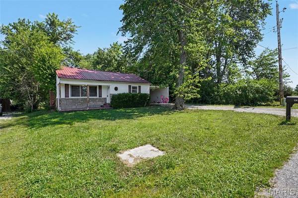 930 York RD, Mount Vernon, IL 62864