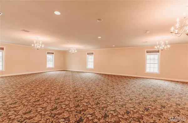 105 3rd ST E, Dixon, MO 65459