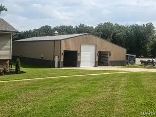 2100 Spielhagen RD, Troy, MO 63379
