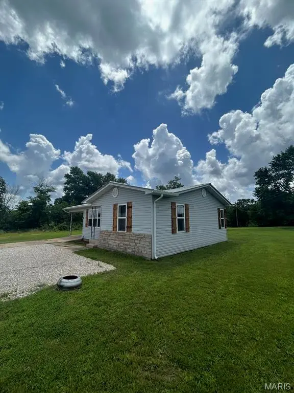 813 W 4th ST, Dixon, MO 65459