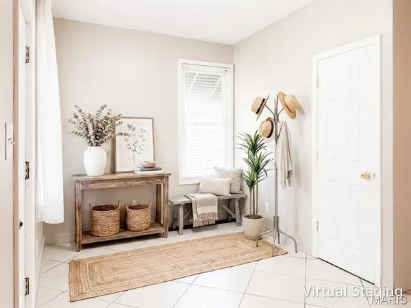 904 Troy RD, Edwardsville, IL 62025
