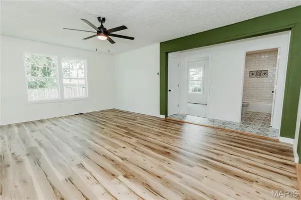 303 S Pine ST, Dixon, MO 65459