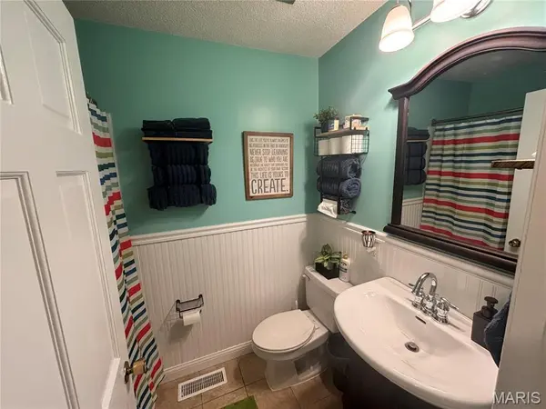 185 Lake Apollo DR, Hannibal, MO 63401