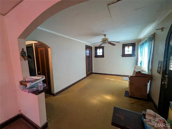 2262 Lucas And Hunt RD, St Louis, MO 63121