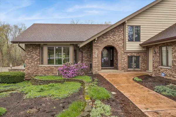 6037 Dunham RD, Downers Grove, IL 60516