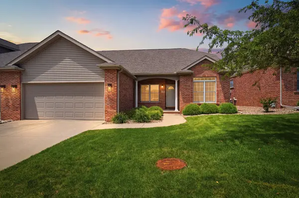 5 Spring Ridge CIR, Bloomington, IL 61704