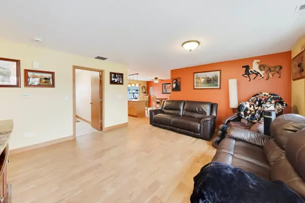 519 Kenyon AVE, Romeoville, IL 60446