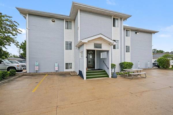 3170 W Monroe ST #212, Waukegan, IL 60085