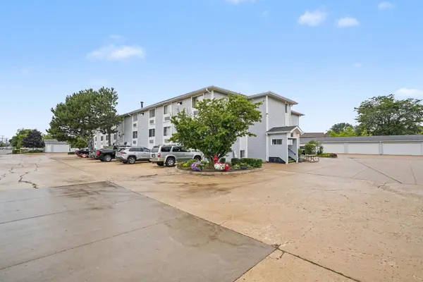 3170 W Monroe ST #212, Waukegan, IL 60085