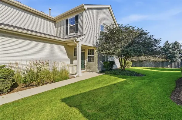 570 W Kristina LN, Round Lake, IL 60073