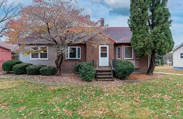 1517 W Kimberly RD, Davenport, IA 52806