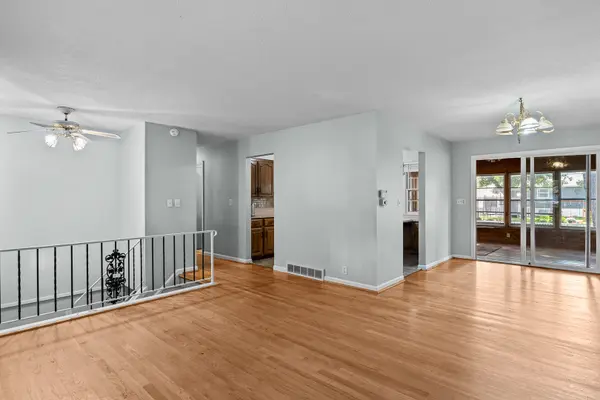 1730 Fairmeadow DR, Bettendorf, IA 52722