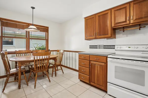 1132 Briarcliff LN, Clinton, IA 52732