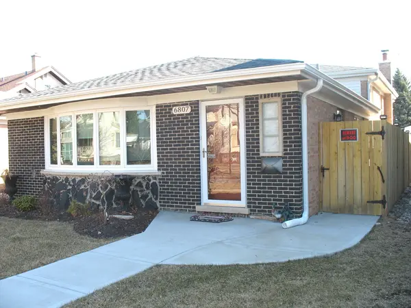 6807 N Oleander AVE, Chicago, IL 60631
