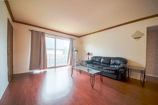 916 S Plum Grove RD #223, Palatine, IL 60067