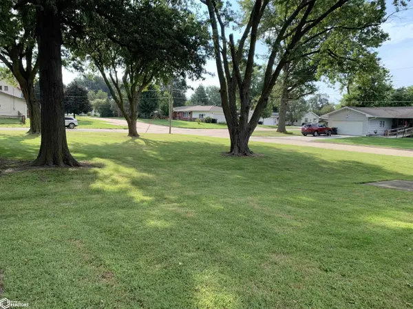 402 S Stone ST, Creston, IA 50801