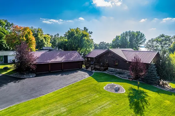 1380 S Shore DR, Detroit Lakes, MN 56501
