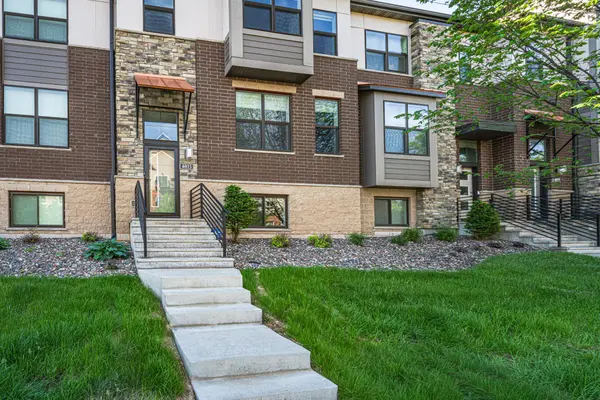 4015 River Valley WAY, Eagan, MN 55122
