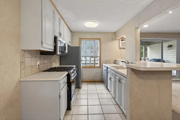 10720 Rockford RD #205, Plymouth, MN 55442