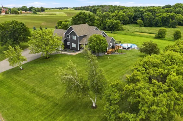5721 94th AVE N, Loretto, MN 55357