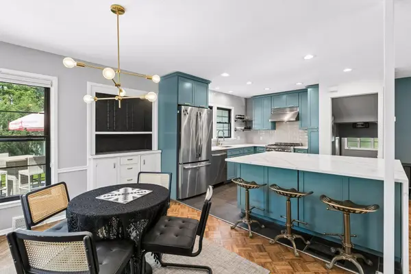 2320 Parklands RD, Saint Louis Park, MN 55416