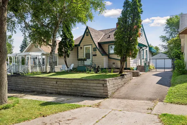 1136 Virginia ST,  Saint Paul,  MN 55117