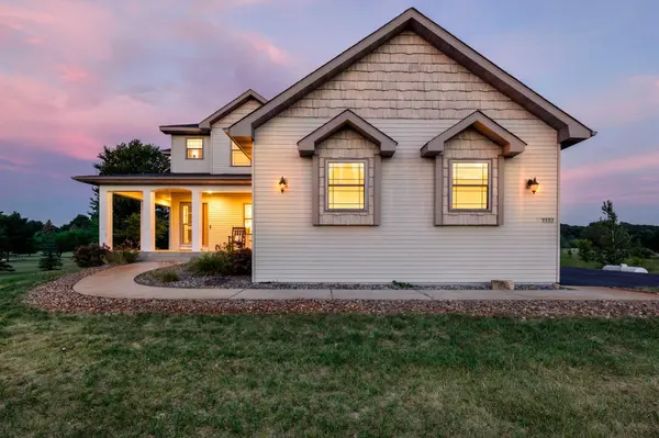 9352 67th ST NW, Annandale, MN 55302