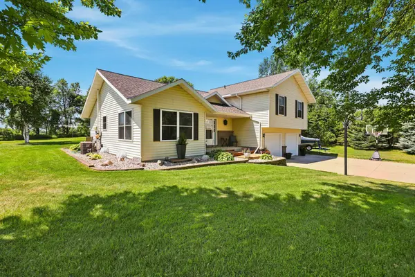 1595 57th AVE NW, Willmar, MN 56201