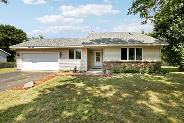 6168 Cougar TRL, North Branch, MN 55056