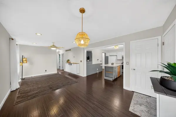 402 Sunset CT NE, Stewartville, MN 55976
