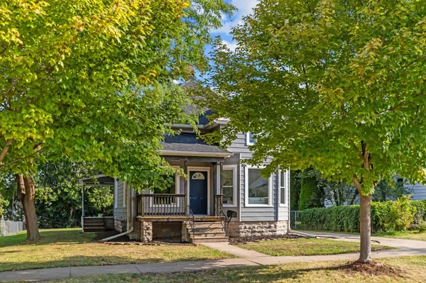1532 W BENT AVE, Oshkosh, WI 54901
