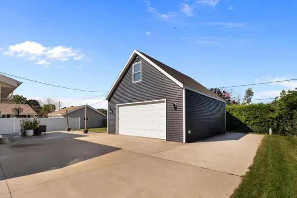 1158 LORETTA AVE, Menasha, WI 54952