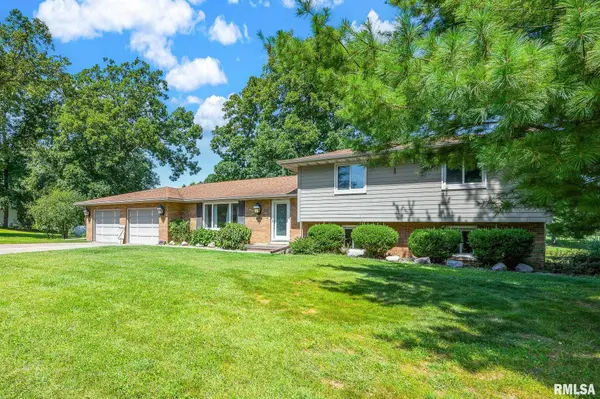 217 E LAKE SHORE DR, Edelstein, IL 61526