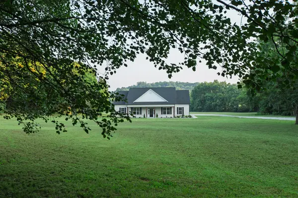 4518 Dry Fork Rd, Hampshire, TN 38461