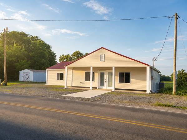 1374 Stroudsville Rd #N, Adams, TN 37010