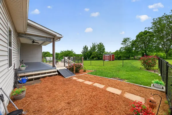 64 Perry Creek Dr, Crossville, TN 38572