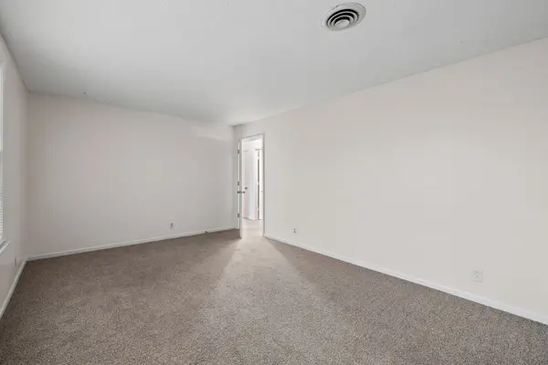 124 Tandy Dr #B, Clarksville, TN 37042