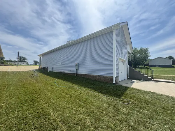 230 Arkansas Ave, Oak Grove, KY 42262