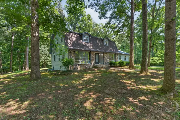 466 Willow Oak Dr, Winchester, TN 37398