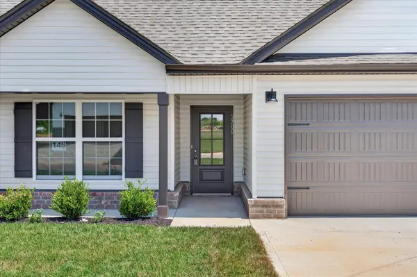 2700 Brewster Dr, Clarksville, TN 37042