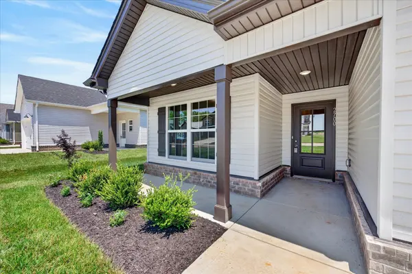 2700 Brewster Dr, Clarksville, TN 37042