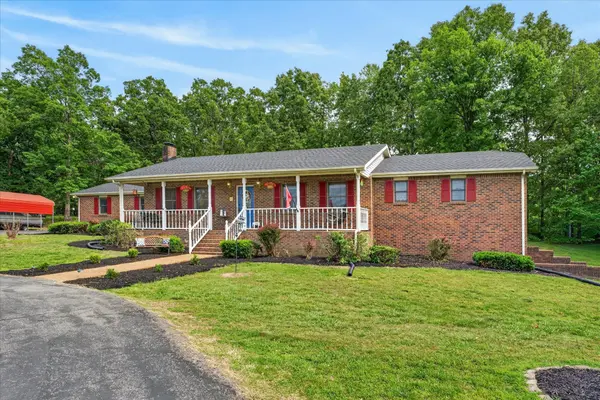 1649 N Main St, Tennessee Ridge, TN 37178