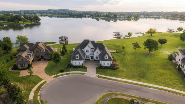 110 Rose Pointe Pl, Hendersonville, TN 37075