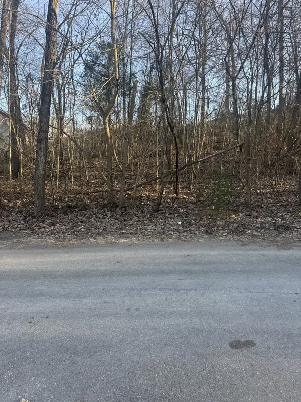 708 Peachers Dr, Clarksville, TN 37042