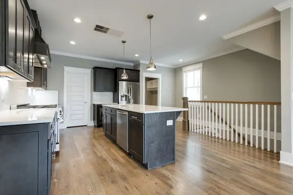 433 36th Ave #N, Nashville, TN 37209