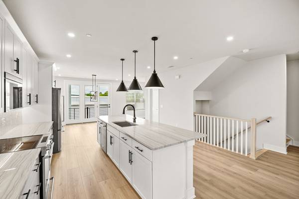 820 42nd Ave #N, Nashville, TN 37209