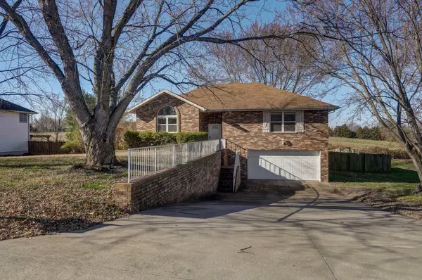 1405 S 17th Avenue,  Ozark,  MO 65721