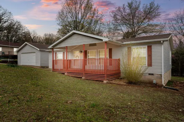 83 Palomino Trail, Lampe, MO 65681
