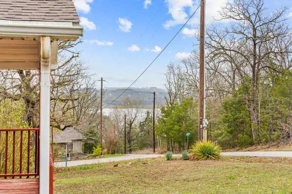 83 Palomino Trail, Lampe, MO 65681