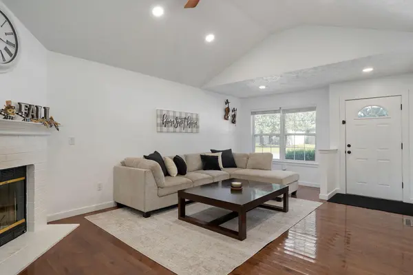 3430 W Riverside ST, Springfield, MO 65807